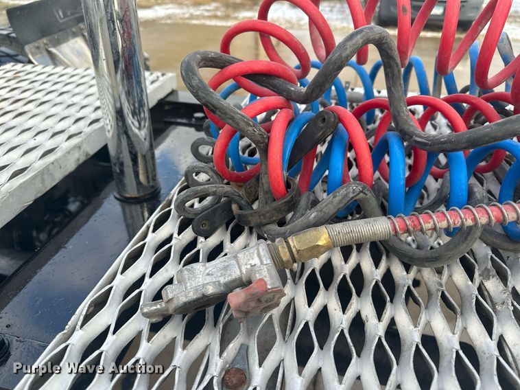 image for item LO9373 1991 Peterbilt 379  semi truck