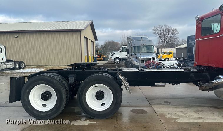 image for item LO9373 1991 Peterbilt 379  semi truck