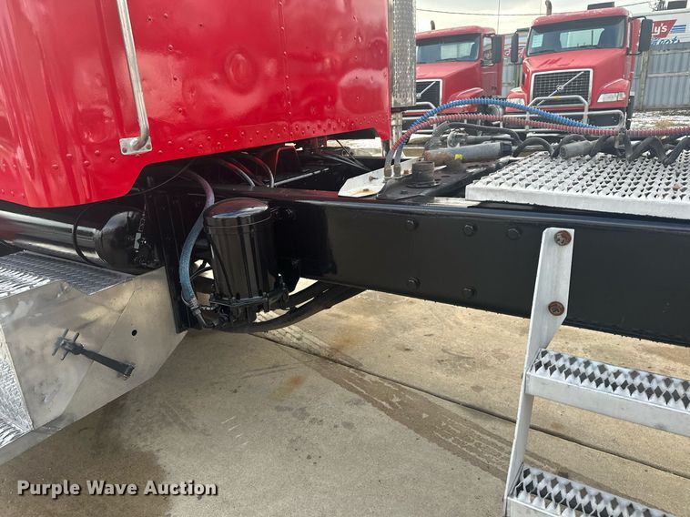 image for item LO9373 1991 Peterbilt 379  semi truck