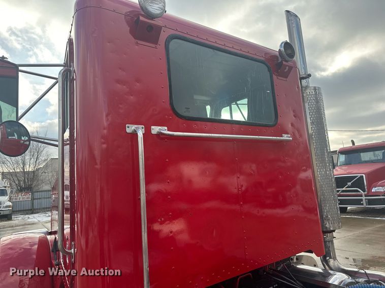 image for item LO9373 1991 Peterbilt 379  semi truck