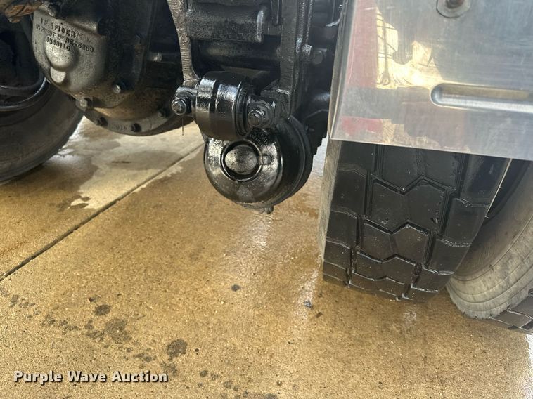 image for item LO9373 1991 Peterbilt 379  semi truck