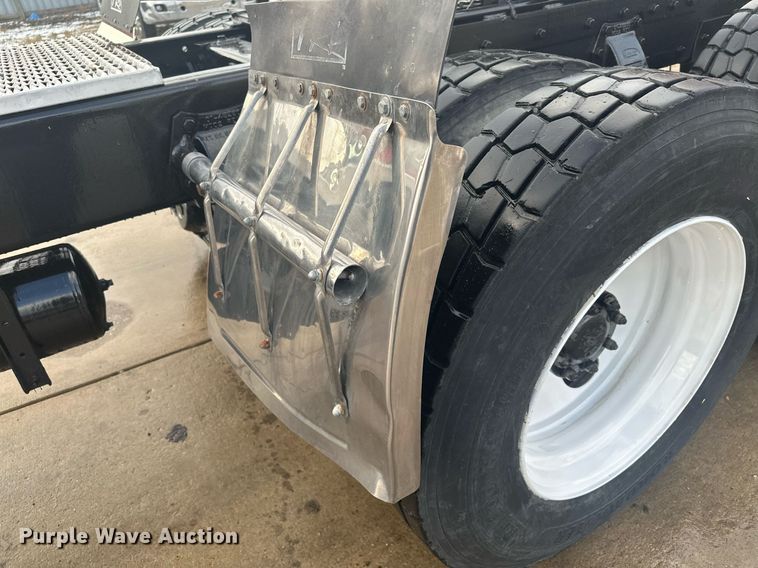 image for item LO9373 1991 Peterbilt 379  semi truck