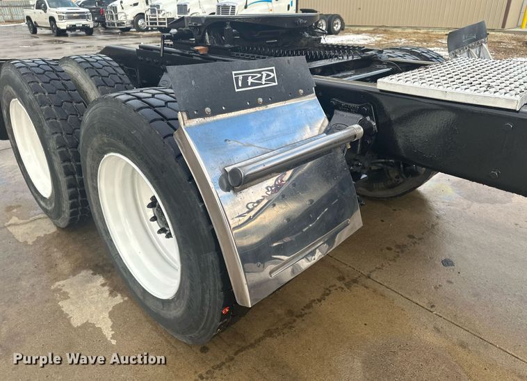 image for item LO9373 1991 Peterbilt 379  semi truck