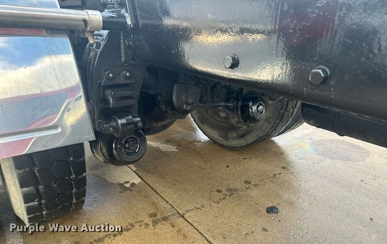 image for item LO9373 1991 Peterbilt 379  semi truck