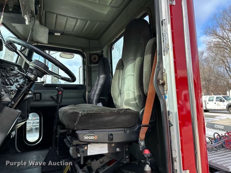 image for item LO9373 1991 Peterbilt 379  semi truck