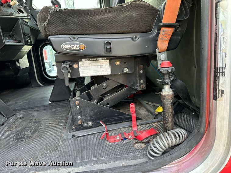 image for item LO9373 1991 Peterbilt 379  semi truck