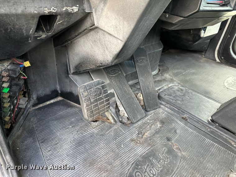 image for item LO9373 1991 Peterbilt 379  semi truck
