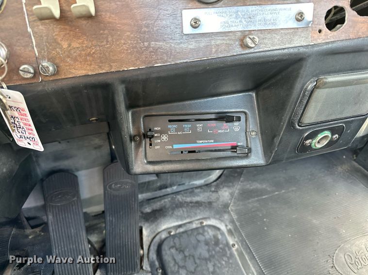 image for item LO9373 1991 Peterbilt 379  semi truck