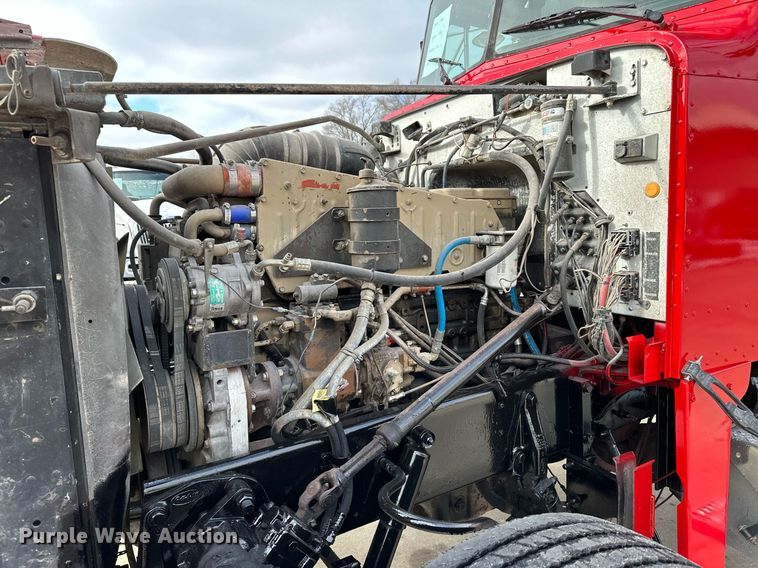 image for item LO9373 1991 Peterbilt 379  semi truck