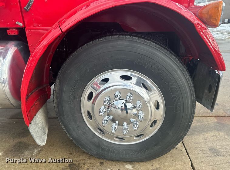 image for item LO9373 1991 Peterbilt 379  semi truck