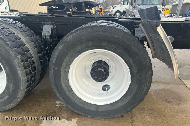 image for item LO9373 1991 Peterbilt 379  semi truck