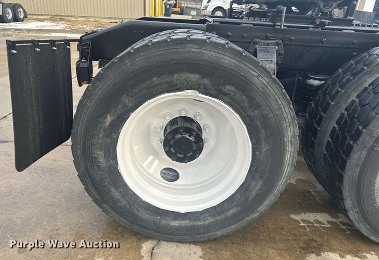 image for item LO9373 1991 Peterbilt 379  semi truck