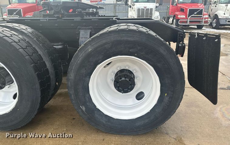 image for item LO9373 1991 Peterbilt 379  semi truck