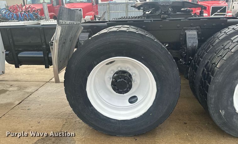 image for item LO9373 1991 Peterbilt 379  semi truck