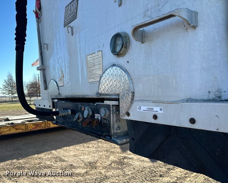 image for item LO9380 2000 East  end dump trailer