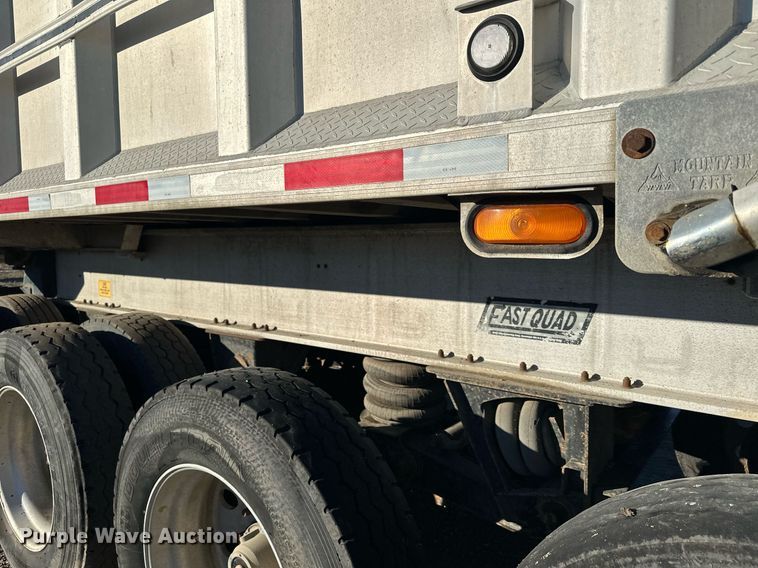 image for item LO9380 2000 East  end dump trailer