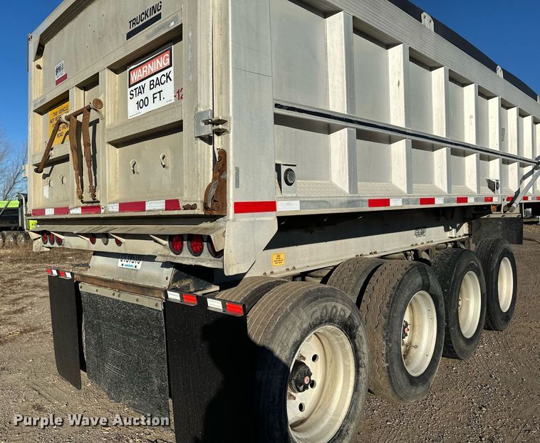 image for item LO9380 2000 East  end dump trailer