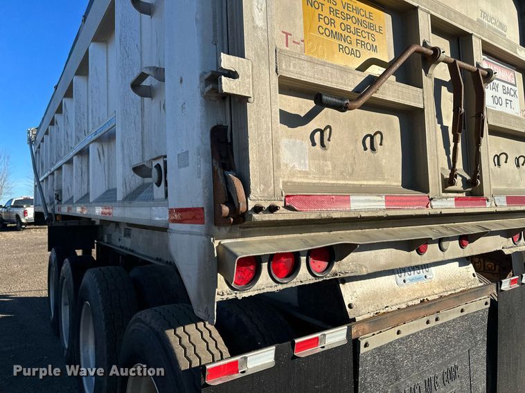 image for item LO9380 2000 East  end dump trailer