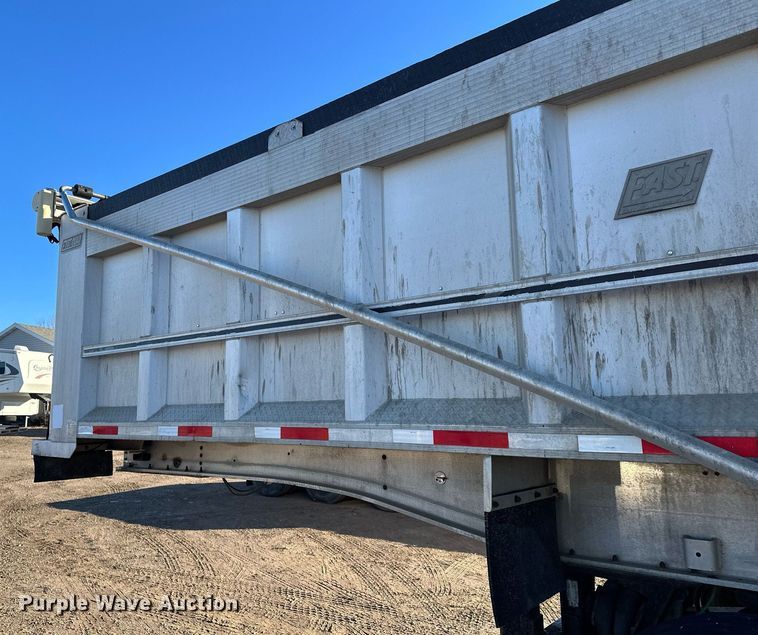 image for item LO9380 2000 East  end dump trailer
