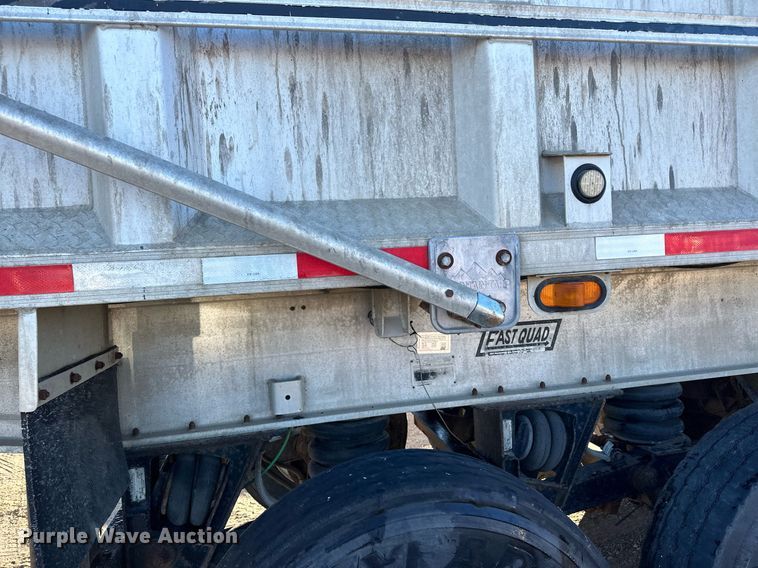 image for item LO9380 2000 East  end dump trailer
