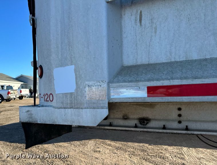 image for item LO9380 2000 East  end dump trailer