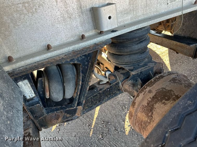 image for item LO9380 2000 East  end dump trailer