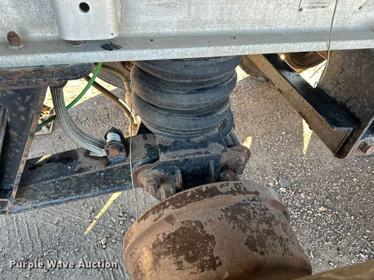 image for item LO9380 2000 East  end dump trailer