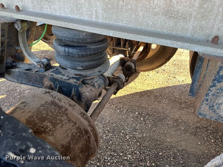 image for item LO9380 2000 East  end dump trailer