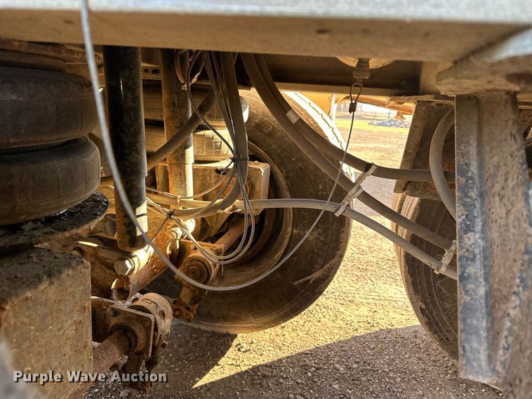 image for item LO9380 2000 East  end dump trailer