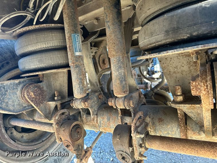 image for item LO9380 2000 East  end dump trailer