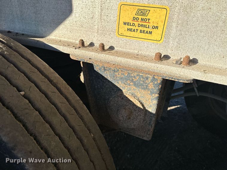 image for item LO9380 2000 East  end dump trailer