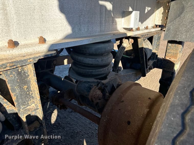 image for item LO9380 2000 East  end dump trailer