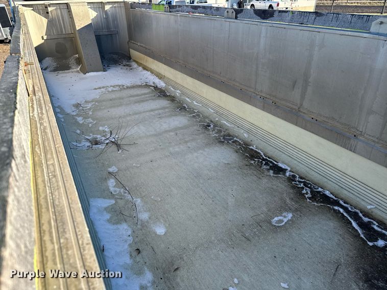 image for item LO9380 2000 East  end dump trailer