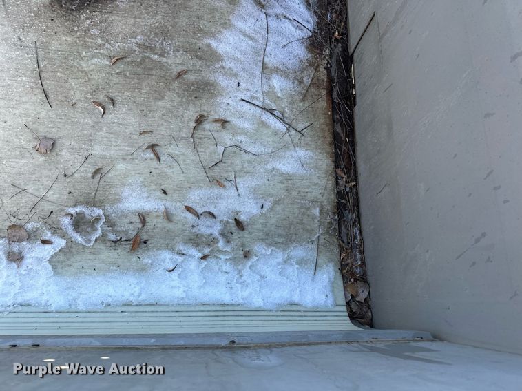 image for item LO9380 2000 East  end dump trailer