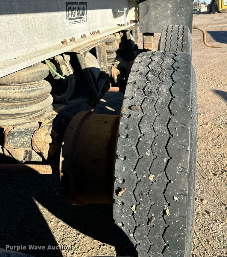 image for item LO9380 2000 East  end dump trailer