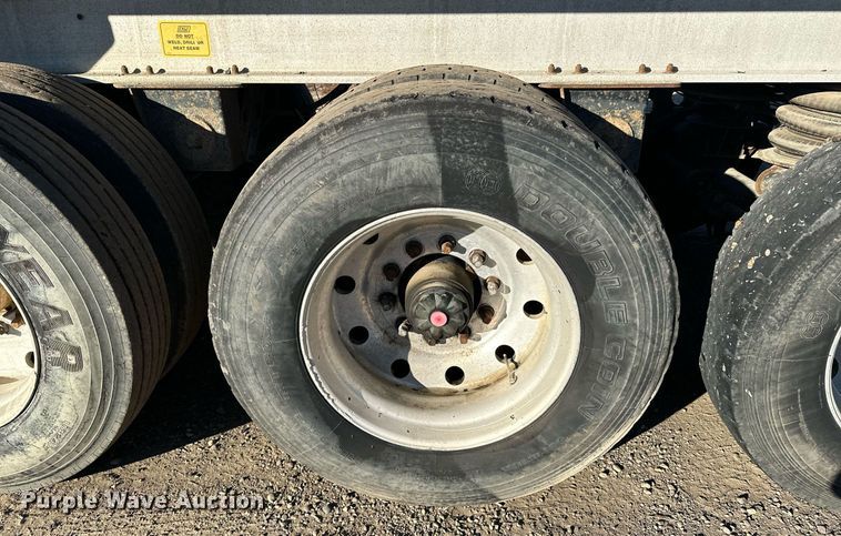 image for item LO9380 2000 East  end dump trailer