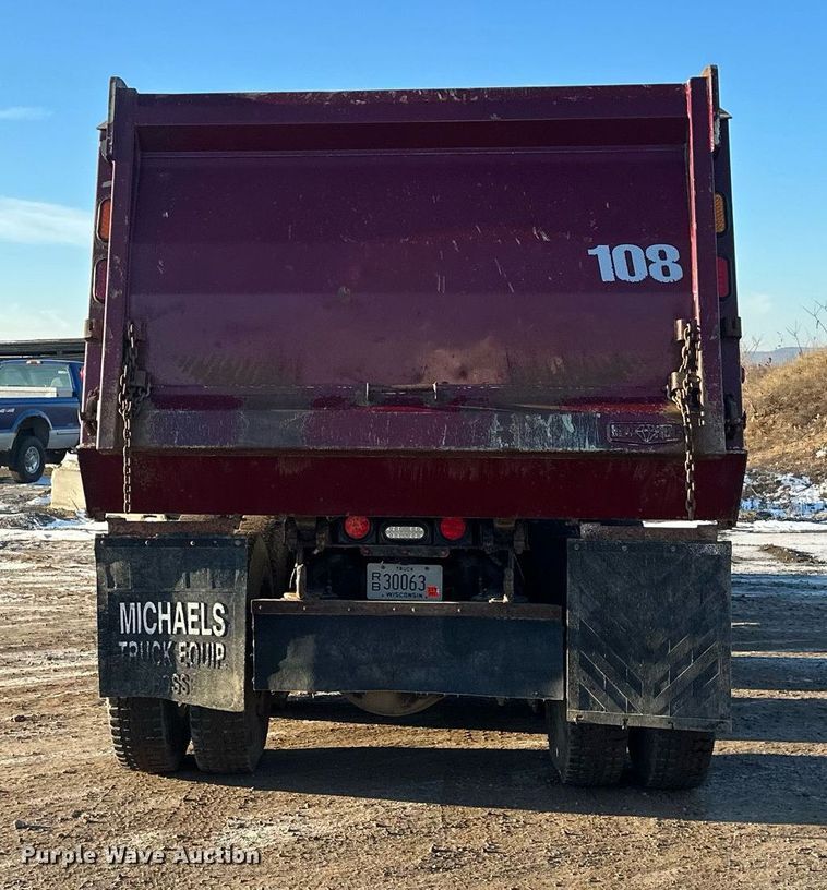 image for item LO9386 2019 Peterbilt 567  dump truck