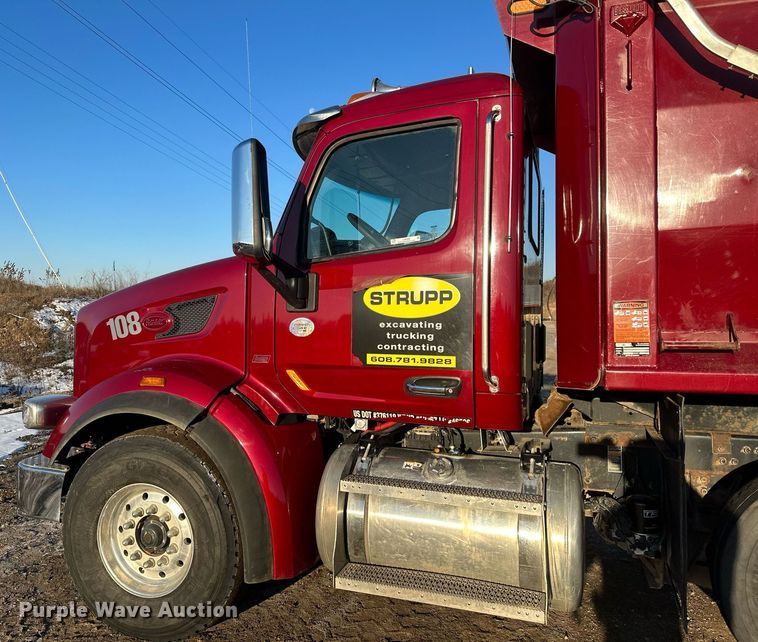 image for item LO9386 2019 Peterbilt 567  dump truck
