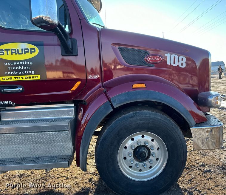 image for item LO9386 2019 Peterbilt 567  dump truck