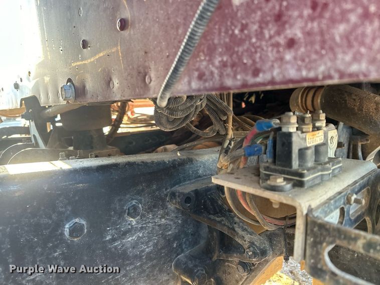 image for item LO9386 2019 Peterbilt 567  dump truck