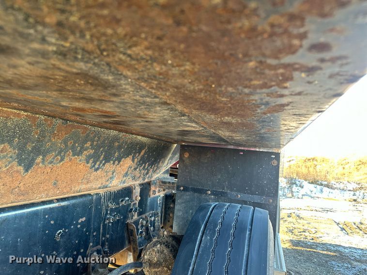 image for item LO9386 2019 Peterbilt 567  dump truck