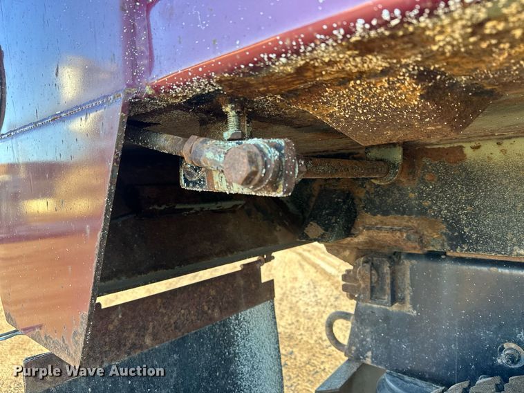 image for item LO9386 2019 Peterbilt 567  dump truck