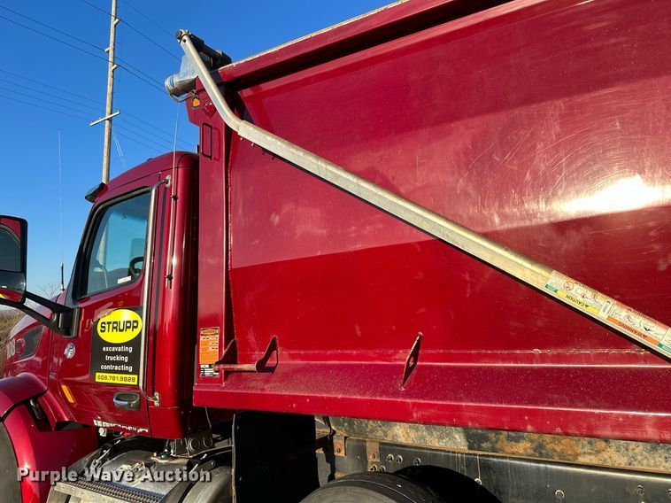 image for item LO9386 2019 Peterbilt 567  dump truck