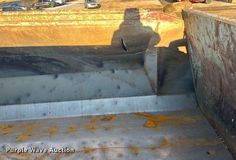 image for item LO9386 2019 Peterbilt 567  dump truck