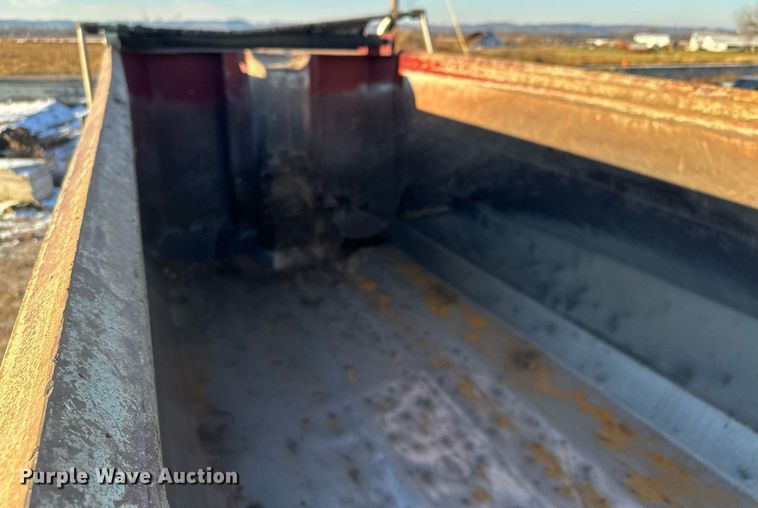 image for item LO9386 2019 Peterbilt 567  dump truck