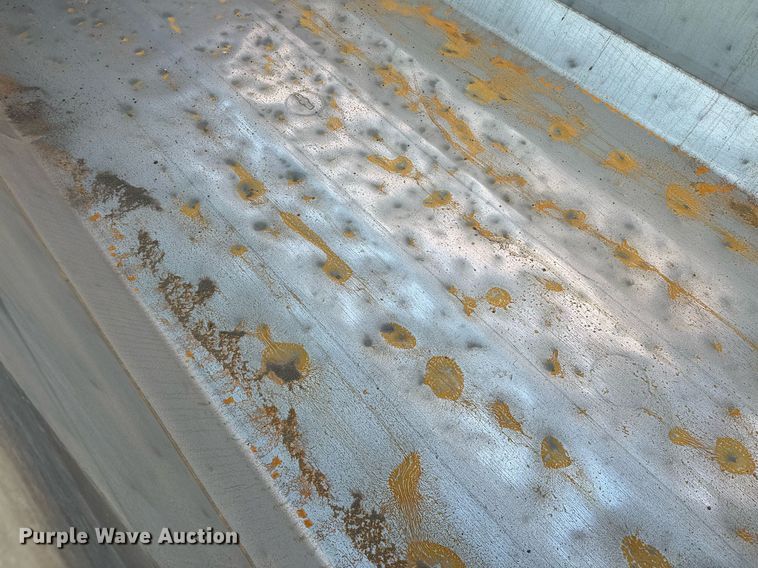 image for item LO9386 2019 Peterbilt 567  dump truck