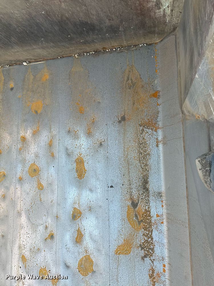 image for item LO9386 2019 Peterbilt 567  dump truck