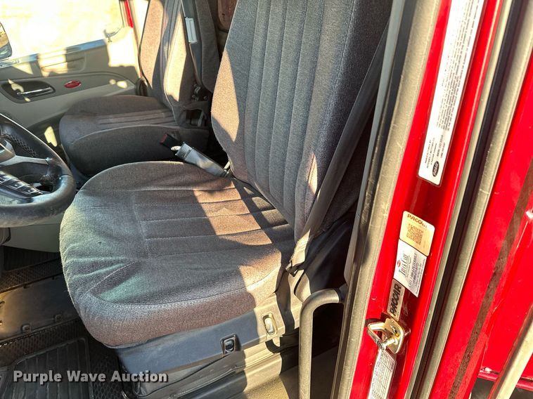 image for item LO9386 2019 Peterbilt 567  dump truck