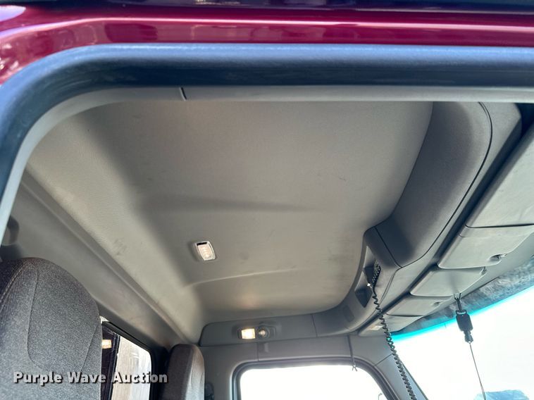 image for item LO9386 2019 Peterbilt 567  dump truck