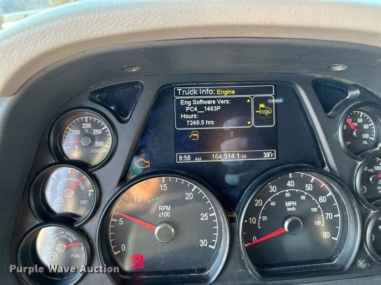 image for item LO9386 2019 Peterbilt 567  dump truck